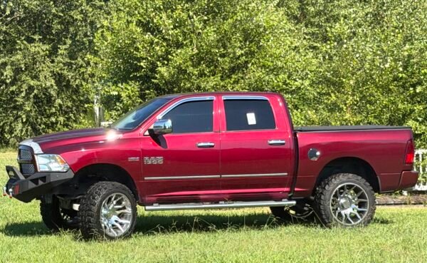 2017 RAM 1500 EXPRESS RWD 83 K MILES