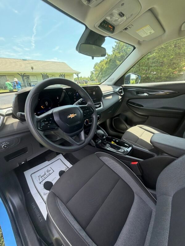 2024 CHEVROLET TRAILBLAZER LS 22 K MILES