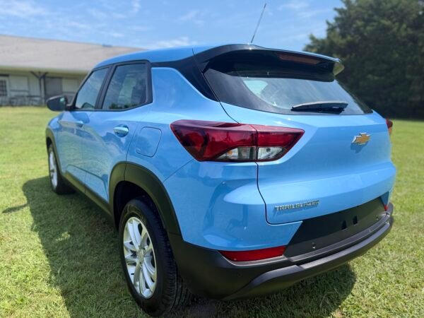 2024 CHEVROLET TRAILBLAZER LS 22 K MILES