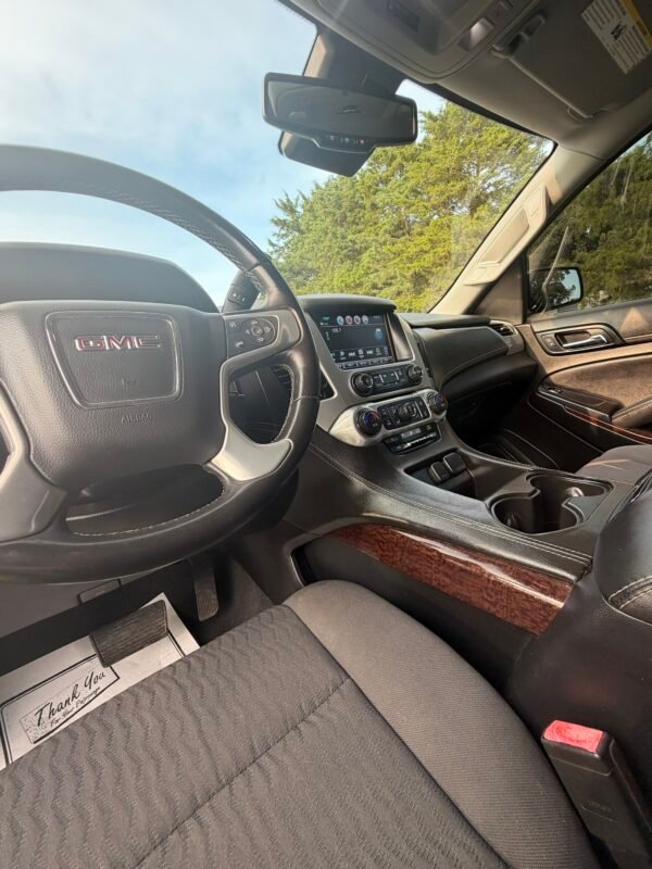 2019 GMC YUKON XL SLE 69 K MILLAS