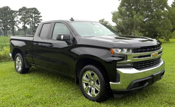 2020 CHEVROLET SILVERADO K1500 LT 105 K MILLAS