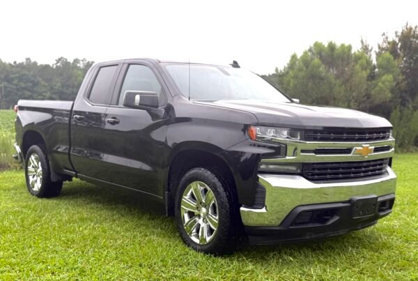 2020 CHEVROLET SILVERADO K1500 LT 105 K MILLAS