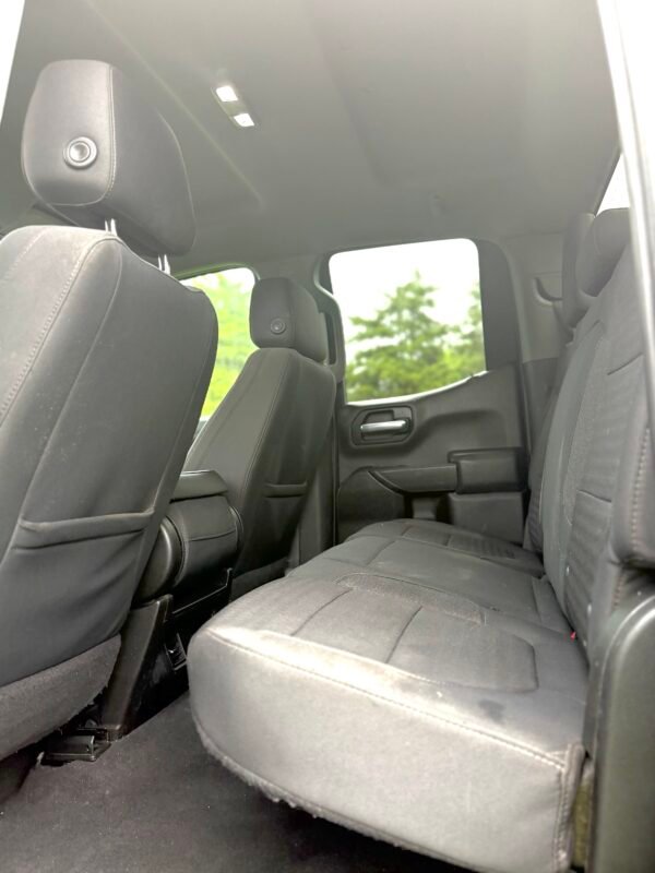 2020 CHEVROLET SILVERADO K1500 LT 105 K MILLAS