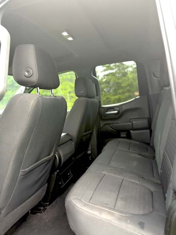 2020 CHEVROLET SILVERADO K1500 LT 105 K MILLAS