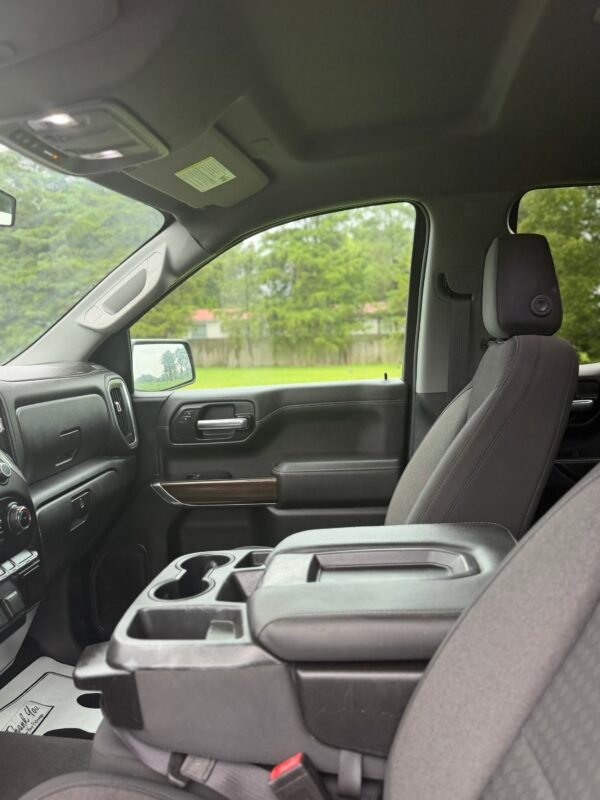 2020 CHEVROLET SILVERADO K1500 LT 105 K MILLAS