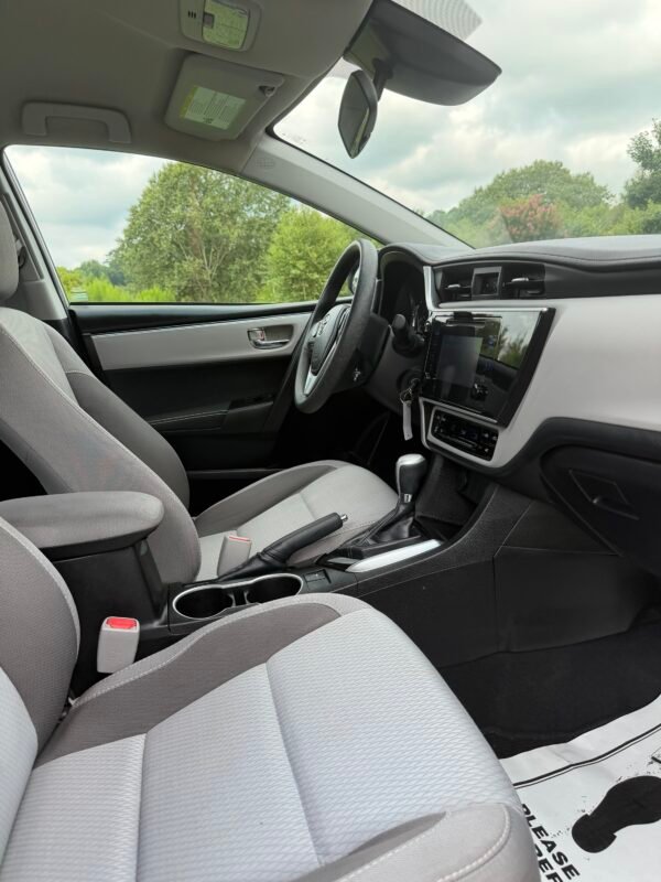 2018 TOYOTA COROLLA LE 92 K MILLAS