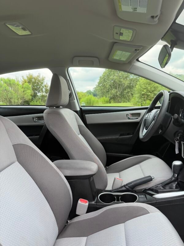 2018 TOYOTA COROLLA LE 92 K MILLAS