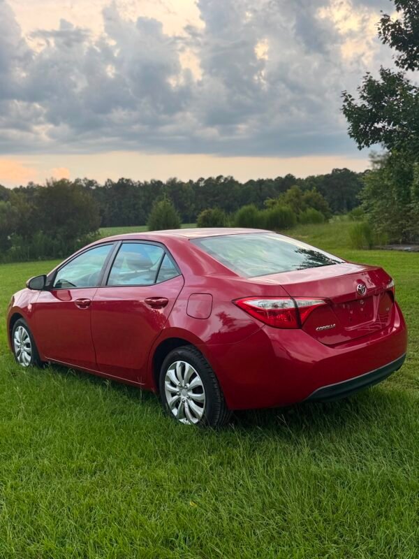 2016 TOYOTA COROLLA LE 155 MIL MILLAS