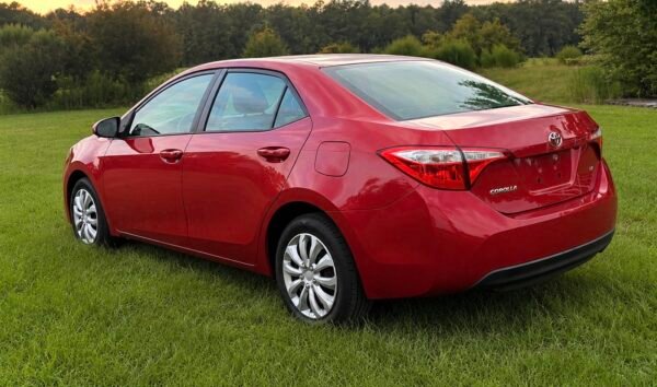 2016 TOYOTA COROLLA LE 155 MIL MILLAS