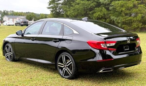 01378af8-ca23-491b-92c9-b17ca288136c 2019 HONDA ACCORD SPORT 106 MIL MILLAS