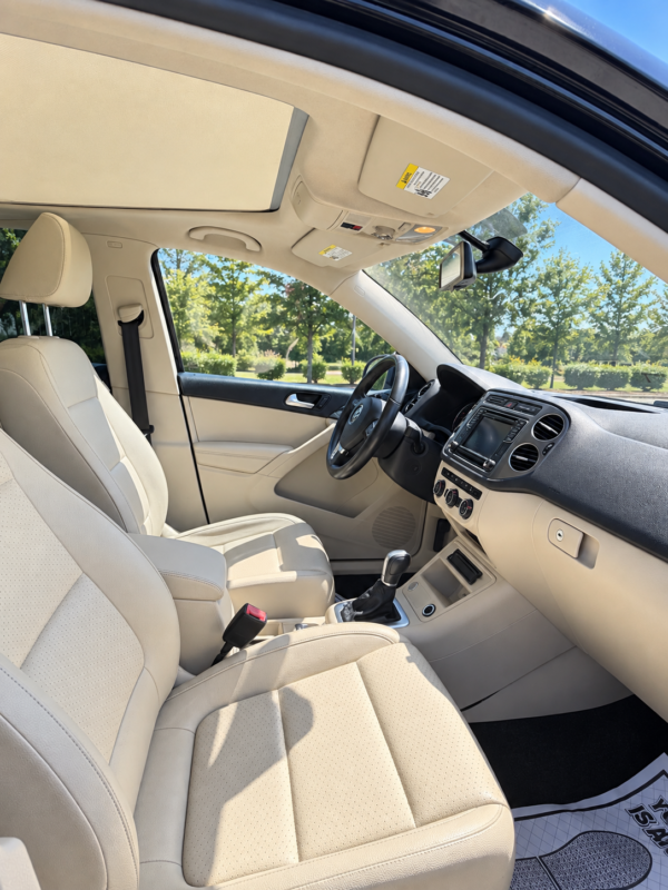 2016 VOLKSWAGEN TIGUAN SE 93,000 MILLAS