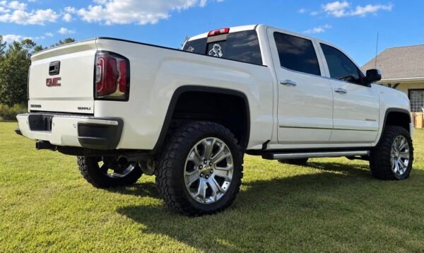 2018 GMC SIERRA DENALI 185 MIL MILLAS