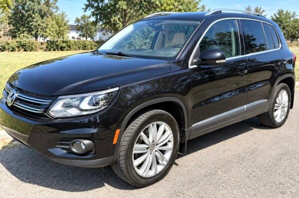 2016 VOLKSWAGEN TIGUAN SE 93,000 MILLAS