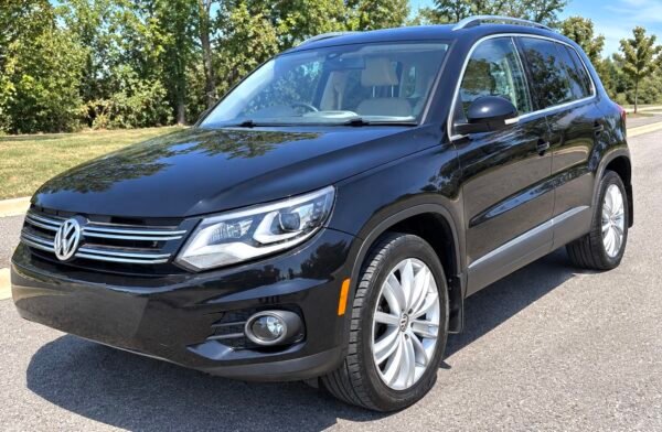 2016 VOLKSWAGEN TIGUAN SE 93,000 MILLAS