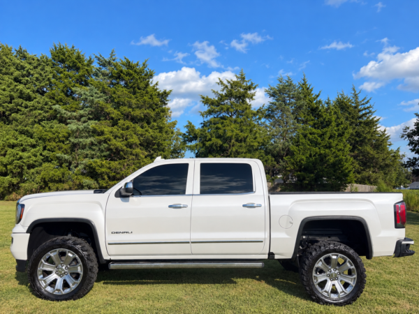 2018 GMC SIERRA DENALI 185 MIL MILLAS