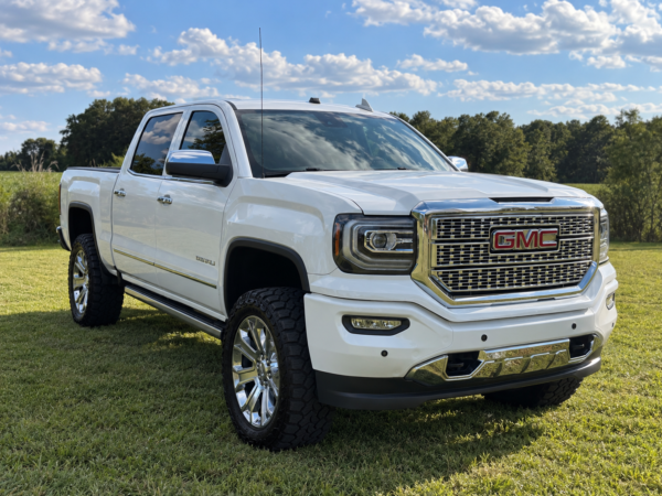 2018 GMC SIERRA DENALI 185 MIL MILLAS