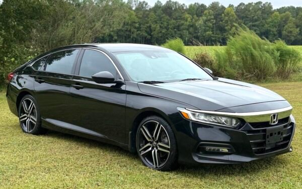 e0a91b38-8bd0-4ac0-bcb0-8d27b4446ab3 2019 HONDA ACCORD SPORT 106 MIL MILLAS