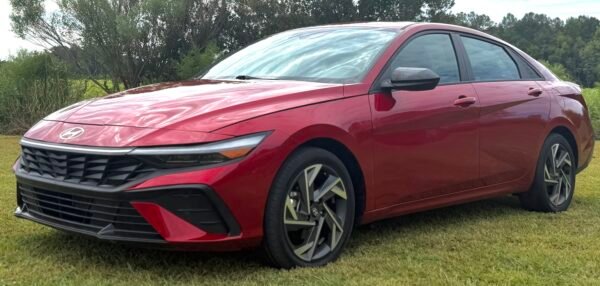2025 HYUNDAI ELANTRA SEL SPORT 30 MIL MILLAS