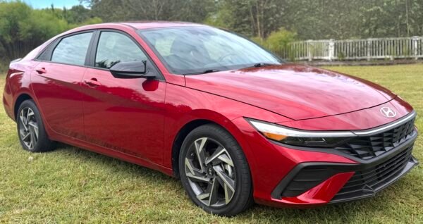 2025 HYUNDAI ELANTRA SEL SPORT 30 MIL MILLAS