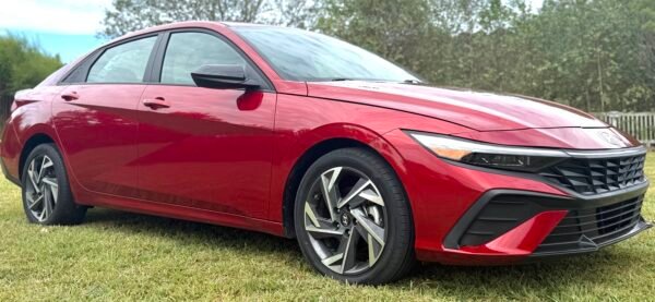 2025 HYUNDAI ELANTRA SEL SPORT 30 MIL MILLAS