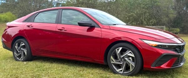 2025 HYUNDAI ELANTRA SEL SPORT 30 MIL MILLAS