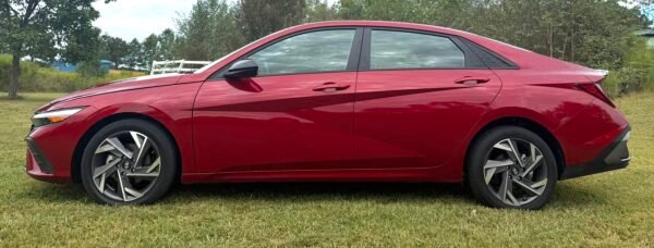 2025 HYUNDAI ELANTRA SEL SPORT 30 MIL MILLAS