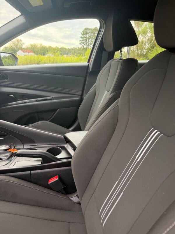 2025 HYUNDAI ELANTRA SEL SPORT 30 MIL MILLAS