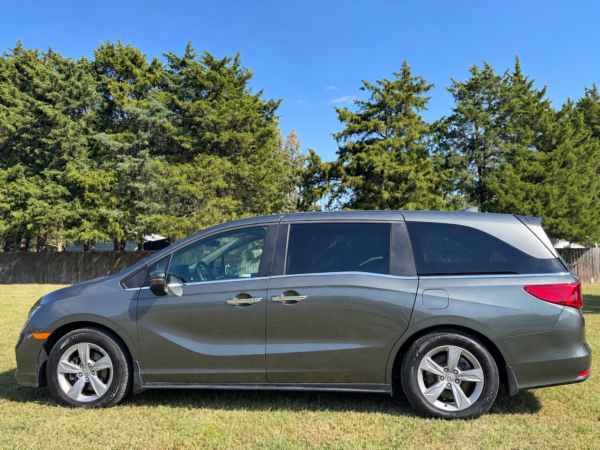 24e3d9ba-a71b-4e7e-864d-c0e8b5e05131-3 2019 HONDA ODYSSEY EXL 47,000 MILLAS