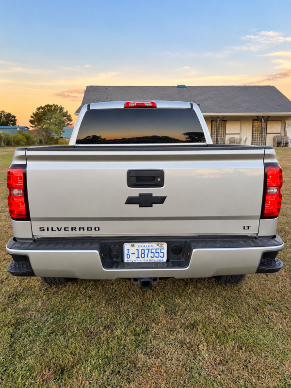 2018 CHEVROLET SILVERADO Z71 LT 111,000 MILLAS