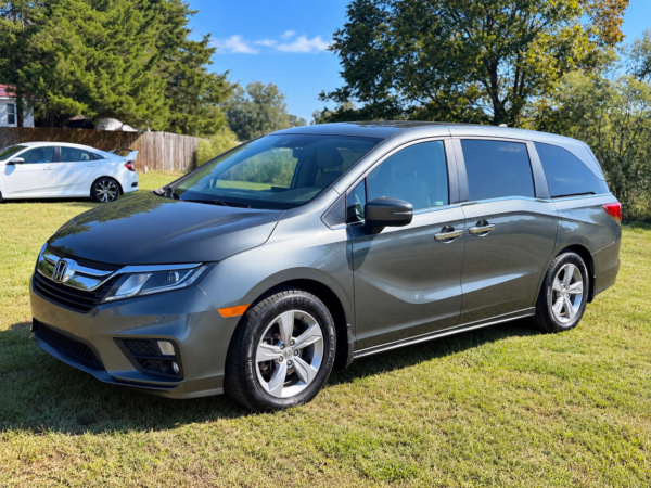 55f1e5e3-c5d9-408f-b30a-9f6e188eae52 2019 HONDA ODYSSEY EXL 47,000 MILLAS