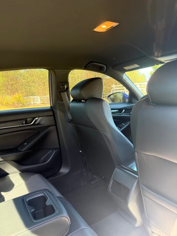 img_5747-2 2020 HONDA ACCORD SPORT 41,000 MILLAS