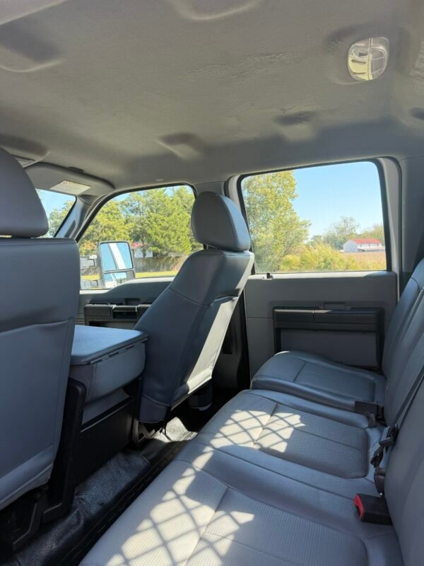 2015 FORD F350 SUPER DUTY CREW CAB 194,000 MILES