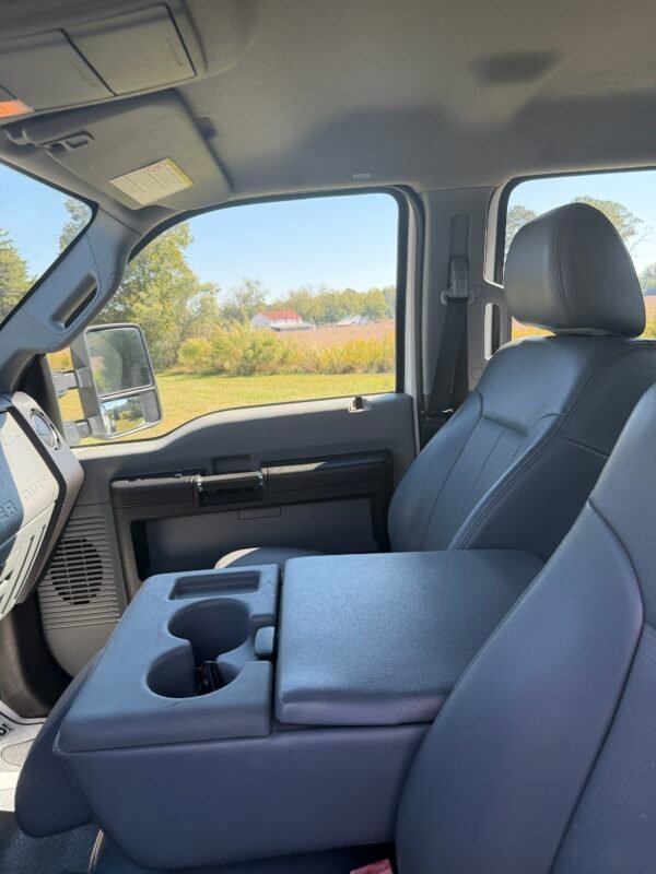 2015 FORD F350 SUPER DUTY CREW CAB 194,000 MILES