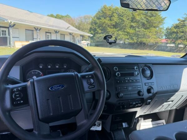 2015 FORD F350 SUPER DUTY CREW CAB 194,000 MILES